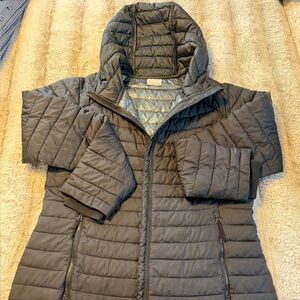 Columbia Women's Omni Heat Puffer Coat w/ hood in black. Warmth without the bulk
